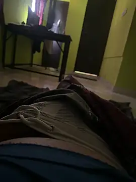 Snapshot of Dirty_08 chatting on 10-29-25, 02:43 Dirty 08 online show from 10-29-25, 02:43