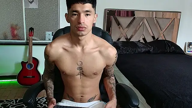 Snapshot of Damon__333 chatting on 11-16-25, 07:51 Damon 333 online show from 11-16-25, 07:51