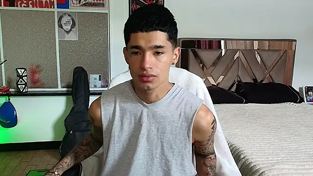 Snapshot of Damon__333 chatting on 10-15-25, 06:38 Damon 333 online show from 10-15-25, 06:38