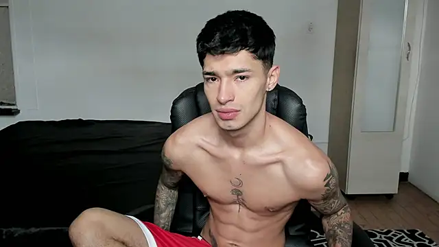 Snapshot of Damon__333 chatting on 02-05-26, 06:37 Damon 333 online show from 02-05-26, 06:37