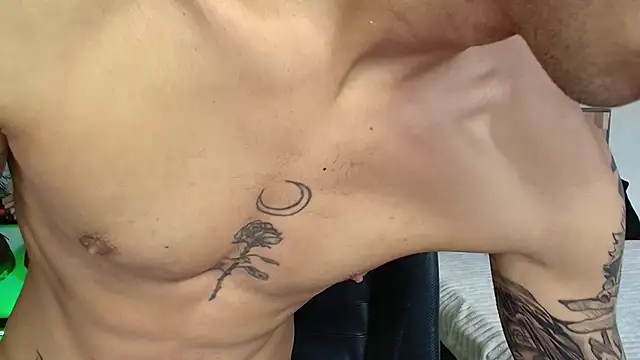 Snapshot of Damon__333 chatting on 11-04-25, 03:16 Damon 333 online show from 11-04-25, 03:16