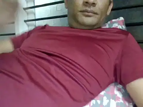 Snapshot of NiceBoy9099 chatting on 01-12-25, 05:44 NiceBoy9099 online show from 01-12-25, 05:44