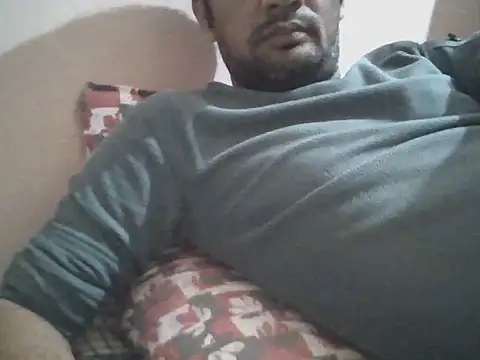 Snapshot of NiceBoy9099 chatting on 10-23-25, 05:00 NiceBoy9099 online show from 10-23-25, 05:00