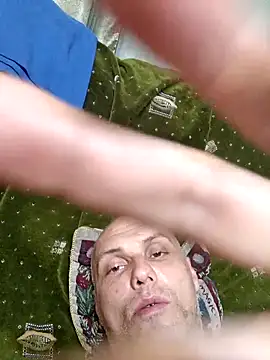 Pineapple04 online show from 10-27-25, 06:53