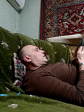 Pineapple04 online show from 12-17-25, 04:34