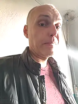 Pineapple04 online show from 10-30-25, 07:39