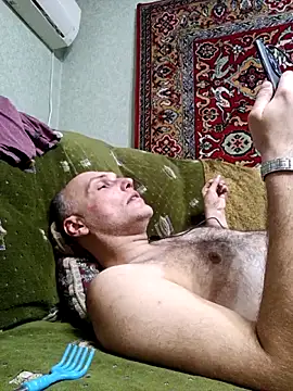 Pineapple04 online show from 12-22-25, 03:01