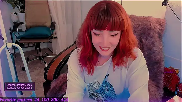 Snapshot of Toxic_Ellies chatting on 05-12-26, 02:45 Toxic Ellies online show from 05-12-26, 02:45