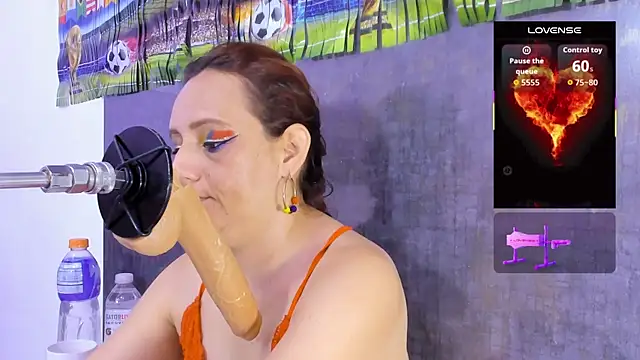 Snapshot of Issys_milf chatting on 06-18-26, 12:10 Issys milf online show from 06-18-26, 12:10