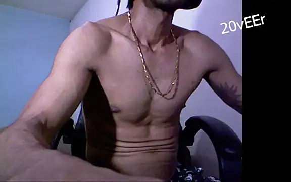 Snapshot of 20vEEr chatting on 03-11-25, 01:48 20vEEr online show from 03-11-25, 01:48