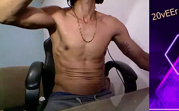 Snapshot of 20vEEr chatting on 03-15-25, 06:32 20vEEr online show from 03-15-25, 06:32