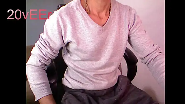 Snapshot of 20vEEr chatting on 09-17-25, 07:38 20vEEr online show from 09-17-25, 07:38