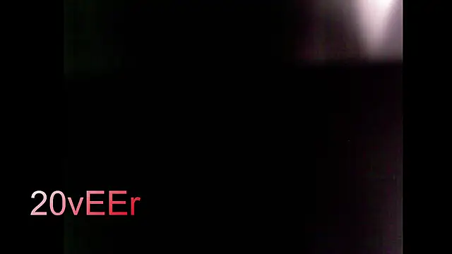 Snapshot of 20vEEr chatting on 09-11-25, 10:43 20vEEr online show from 09-11-25, 10:43