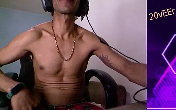 Snapshot of 20vEEr chatting on 03-21-25, 01:24 20vEEr online show from 03-21-25, 01:24
