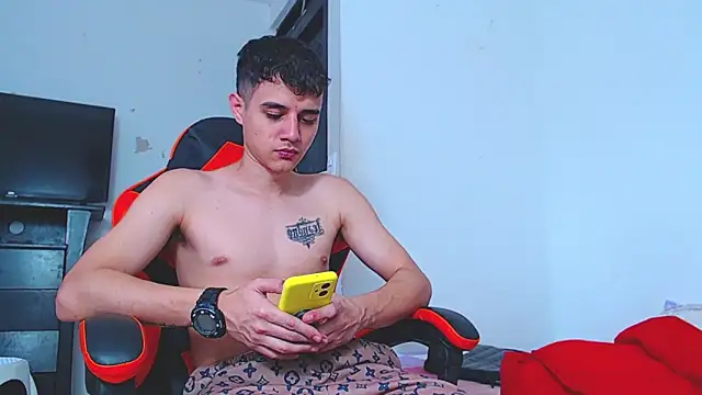 ADAM HOT online show from 12-20-25, 08:33