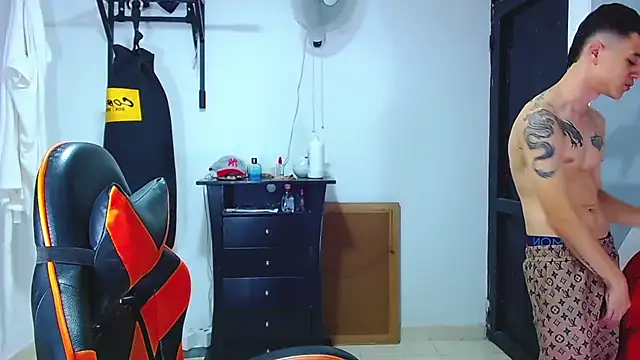 ADAM HOT online show from 07-10-26, 11:38