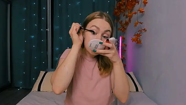 InsatiableFoxX online show from 09-21-25, 08:47