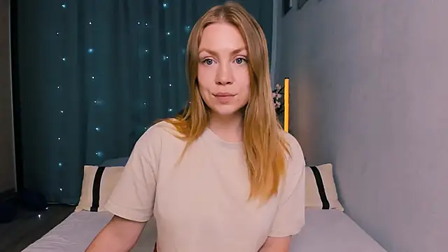 InsatiableFoxX online show from 06-10-26, 07:04