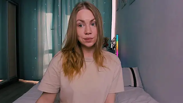 InsatiableFoxX online show from 04-23-26, 06:09