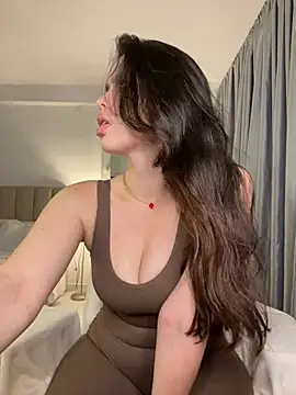 Snapshot of Mavi_Coless chatting on 03-14-25, 04:32 Mavi Coless online show from 03-14-25, 04:32