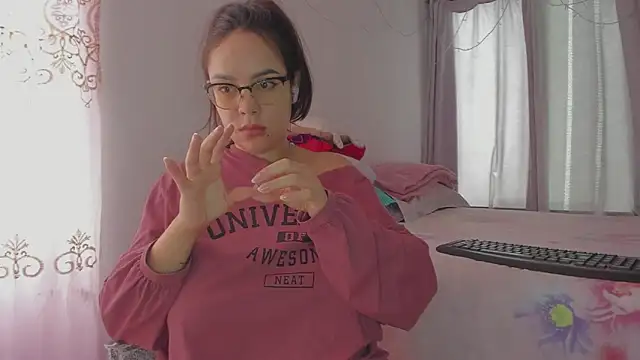 HARLEYNAPIER online show from 02-06-26, 05:53