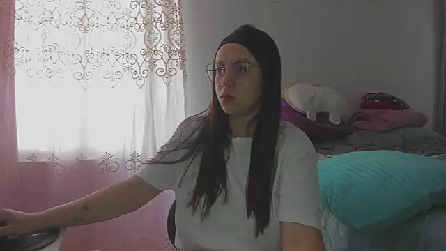 HARLEYNAPIER online show from 04-19-26, 04:08