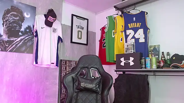 Hendry  online show from 12-20-25, 01:52