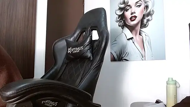 Hendry  online show from 10-26-25, 03:29