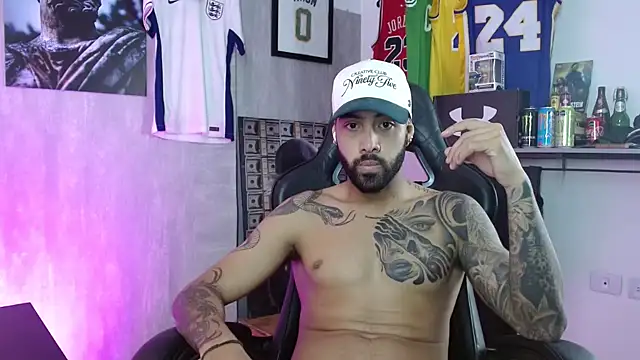 Hendry  online show from 12-22-25, 01:17