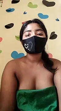 Snapshot of Lina-Rose chatting on 03-12-25, 04:19 Lina-Rose online show from 03-12-25, 04:19