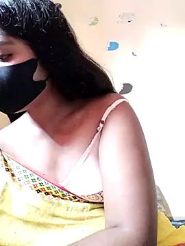 Snapshot of Lina-Rose chatting on 09-10-25, 01:15 Lina-Rose online show from 09-10-25, 01:15
