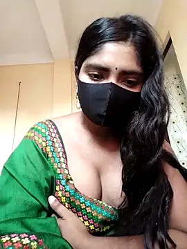 Snapshot of Lina-Rose chatting on 09-30-25, 01:33 Lina-Rose online show from 09-30-25, 01:33