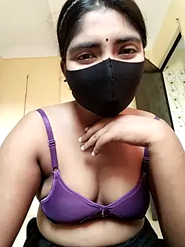 Snapshot of Lina-Rose chatting on 10-21-25, 02:33 Lina-Rose online show from 10-21-25, 02:33