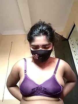 Snapshot of Lina-Rose chatting on 09-27-25, 01:01 Lina-Rose online show from 09-27-25, 01:01