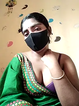 Snapshot of Lina-Rose chatting on 09-11-25, 01:27 Lina-Rose online show from 09-11-25, 01:27