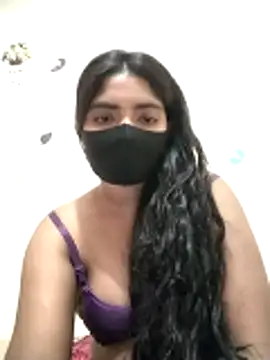 Snapshot of Lina-Rose chatting on 10-19-25, 04:10 Lina-Rose online show from 10-19-25, 04:10