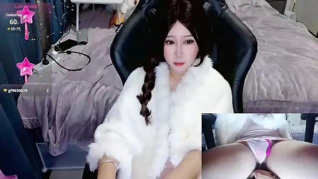 Snapshot of Angelababy001 chatting on 12-09-24, 02:06 Angelababy001 online show from 12-09-24, 02:06