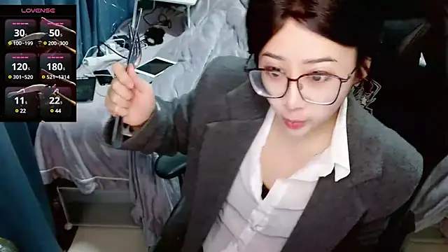 Snapshot of Angelababy001 chatting on 01-13-25, 07:42 Angelababy001 online show from 01-13-25, 07:42