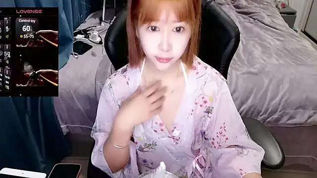 Snapshot of Angelababy001 chatting on 01-18-25, 08:09 Angelababy001 online show from 01-18-25, 08:09