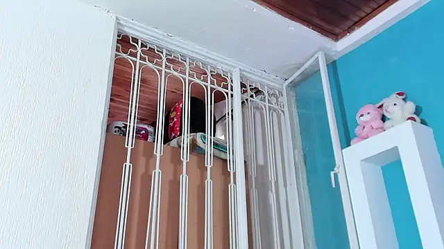 Snapshot of Cuty_sexy_hot chatting on 03-22-26, 11:45 Cuty sexy hot online show from 03-22-26, 11:45