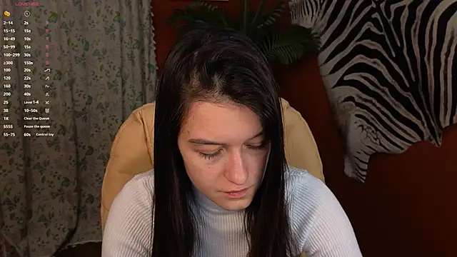 Snapshot of Alice__grace chatting on 01-29-25, 09:28 Alice  grace online show from 01-29-25, 09:28