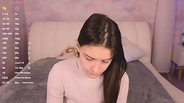 Snapshot of Alice__grace chatting on 01-26-25, 10:24 Alice  grace online show from 01-26-25, 10:24