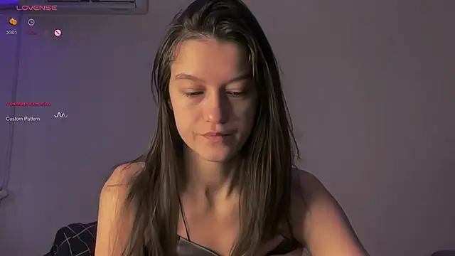 Snapshot of Alice__grace chatting on 02-23-25, 02:46 Alice  grace online show from 02-23-25, 02:46