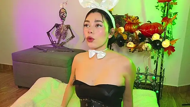 Soffimoon  online show from 10-15-25, 04:22
