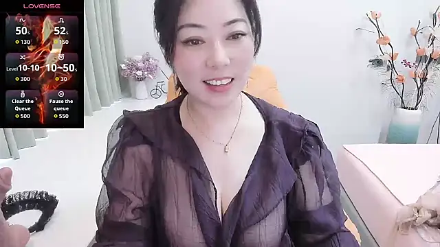 Snapshot of Crystal_Wings chatting on 10-15-25, 02:43 Crystal Wings online show from 10-15-25, 02:43