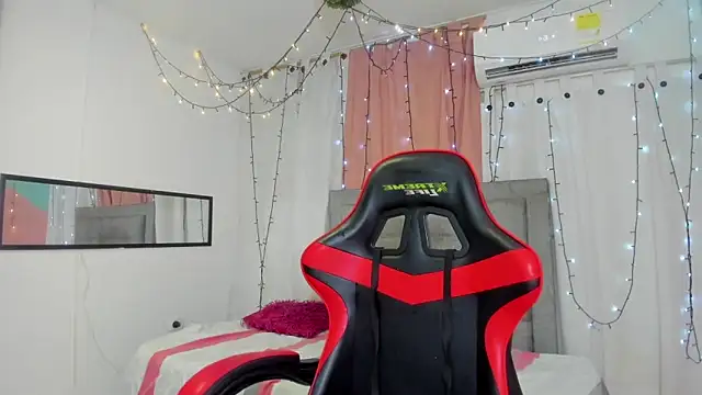 valentina 0  online show from 03-13-25, 03:33