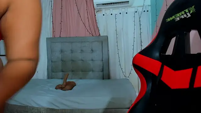 valentina 0  online show from 10-28-25, 03:29