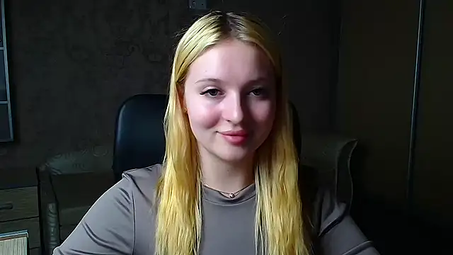 Snapshot of Milka_kiss_ chatting on 04-29-26, 05:30 Milka kiss online show from 04-29-26, 05:30