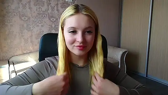 Snapshot of Milka_kiss_ chatting on 04-29-26, 12:42 Milka kiss online show from 04-29-26, 12:42