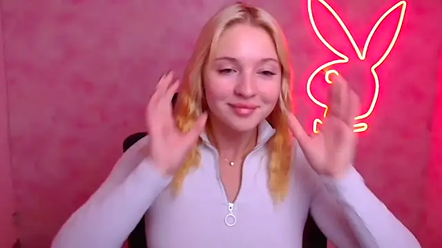 Snapshot of Milka_kiss_ chatting on 09-30-25, 06:08 Milka kiss online show from 09-30-25, 06:08